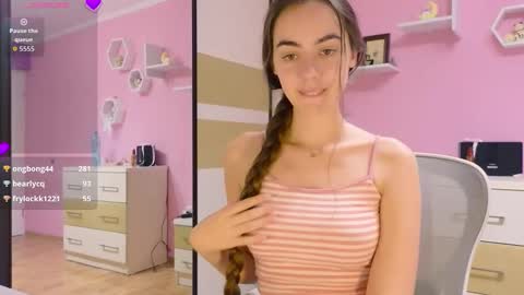 Snapshot of bratty_bun chatting on September 26, 2025, 5:28 pm Annie online show from September 26, 2025, 5:28 pm