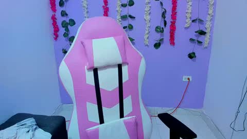 bratz_evans online show from December 30, 2024, 12:42 pm