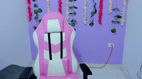 bratz_evans online show from January 11, 2025, 1:11 pm
