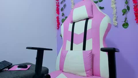 bratz_evans online show from January 12, 2025, 11:28 am