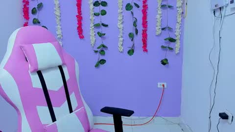 bratz_evans online show from January 26, 2025, 1:36 pm