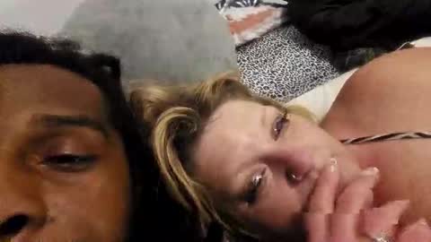 Snapshot of breezonbye chatting on September 10, 2025, 10:26 am breezonbye online show from September 10, 2025, 10:26 am