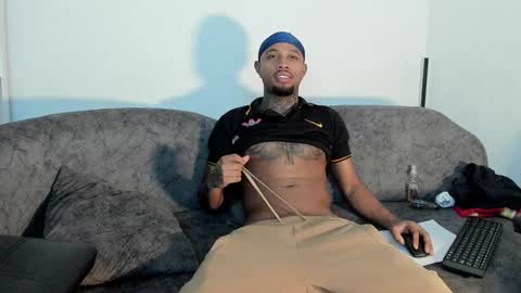 Snapshot of breiner_naughty chatting on December 14, 2024, 8:34 am Breiner online show from December 14, 2024, 8:34 am