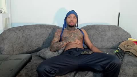 Snapshot of breiner_naughty chatting on December 15, 2024, 5:10 pm Breiner online show from December 15, 2024, 5:10 pm