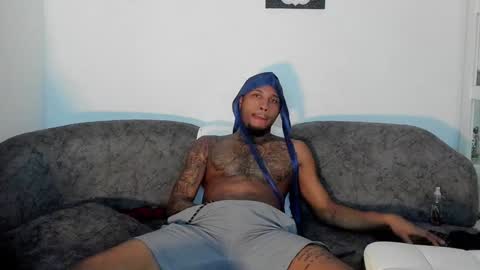 Snapshot of breiner_naughty chatting on January 22, 2025, 1:53 am Breiner online show from January 22, 2025, 1:53 am