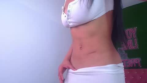 Brendi   online show from December 5, 2024, 7:28 pm