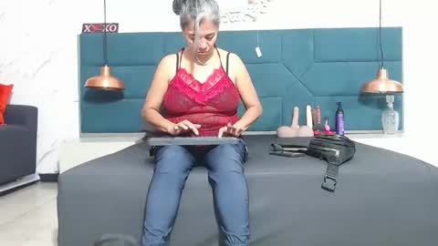 Snapshot of brenda_velasquez chatting on February 2, 2025, 1:08 pm BRENDA VELASQUEZ online show from February 2, 2025, 1:08 pm