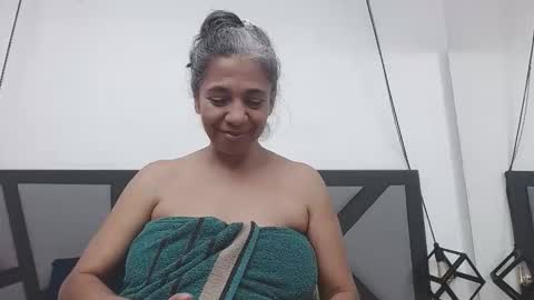 BRENDA VELASQUEZ online show from March 8, 2026, 2:54 pm