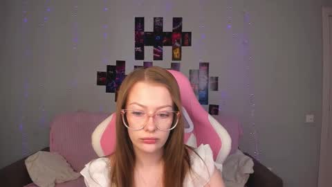 Snapshot of brendagloss_ chatting on March 16, 2026, 4:07 am Brenda online show from March 16, 2026, 4:07 am