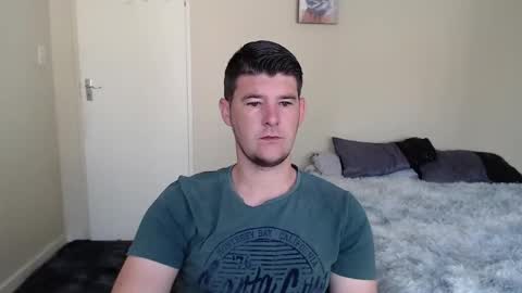 Snapshot of brendansexyboy098754 chatting on December 11, 2024, 5:43 am ask me lol online show from December 11, 2024, 5:43 am
