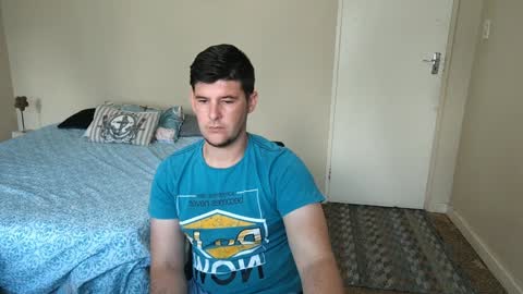 Snapshot of brendansexyboy098754 chatting on January 8, 2025, 6:41 am ask me lol online show from January 8, 2025, 6:41 am