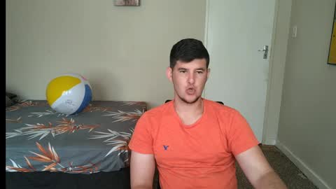 Snapshot of brendansexyboy098754 chatting on January 24, 2025, 5:42 am ask me lol online show from January 24, 2025, 5:42 am