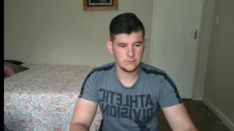 Snapshot of brendansexyboy098754 chatting on February 4, 2025, 4:59 am ask me lol online show from February 4, 2025, 4:59 am