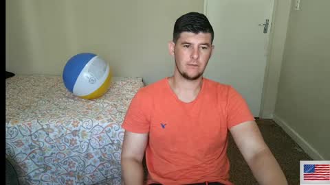 Snapshot of brendansexyboy098754 chatting on February 5, 2025, 6:56 am ask me lol online show from February 5, 2025, 6:56 am
