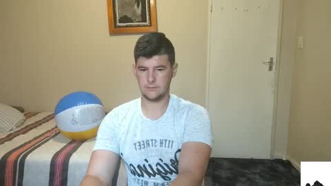 Snapshot of brendansexyboy098754 chatting on February 11, 2025, 4:22 am ask me lol online show from February 11, 2025, 4:22 am
