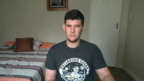 Snapshot of brendansexyboy098754 chatting on February 14, 2025, 5:09 am ask me lol online show from February 14, 2025, 5:09 am