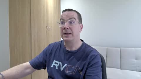 Brett online show from September 15, 2025, 2:39 pm