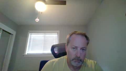 hey online show from April 15, 2026, 9:04 pm