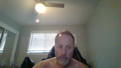 hey online show from May 7, 2026, 6:35 pm