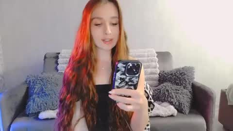 bri_fox online show from May 8, 2026, 6:35 pm