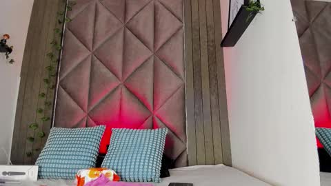 B R I A  online show from February 5, 2026, 2:49 am