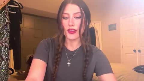 Snapshot of briadominick chatting on December 17, 2025, 7:25 am Brianna3 online show from December 17, 2025, 7:25 am