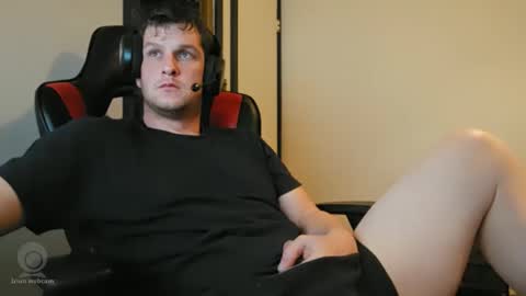 brian7891012 online show from February 24, 2026, 9:35 pm