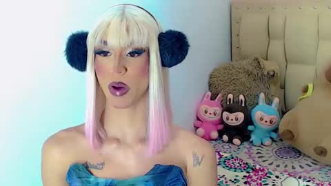 BRIANA online show from November 23, 2025, 2:55 am