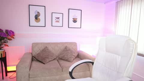 Briana Lane online show from April 29, 2026, 6:58 pm