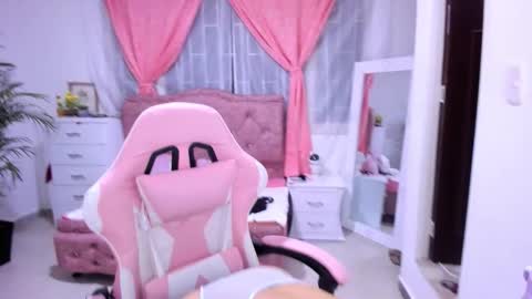 Snapshot of brianda_ chatting on October 10, 2025, 10:25 am Brianda online show from October 10, 2025, 10:25 am