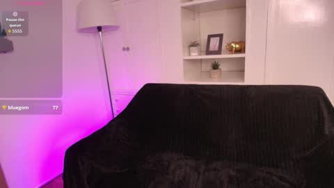 brianna_styles online show from November 1, 2025, 1:46 pm