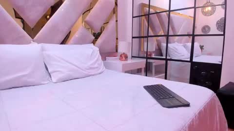 Brianna  online show from November 25, 2025, 12:38 pm