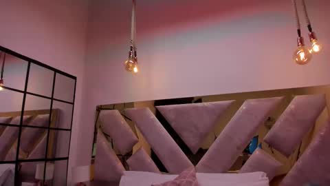 Brianna  online show from December 17, 2025, 11:27 am