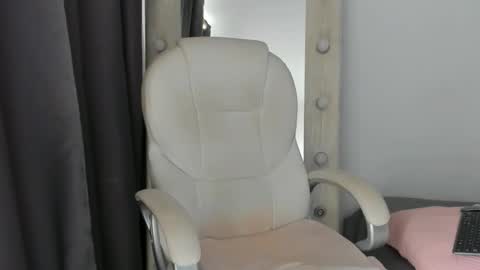 Snapshot of briannawhite10 chatting on December 5, 2025, 1:42 pm briannawhite10 online show from December 5, 2025, 1:42 pm