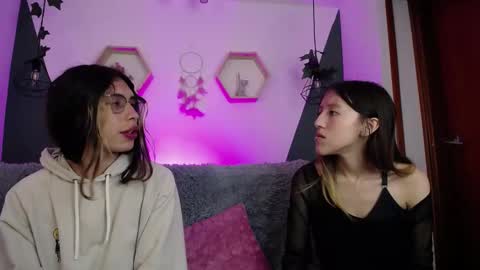 Snapshot of briarandblair chatting on February 10, 2025, 2:16 pm briarandblair online show from February 10, 2025, 2:16 pm