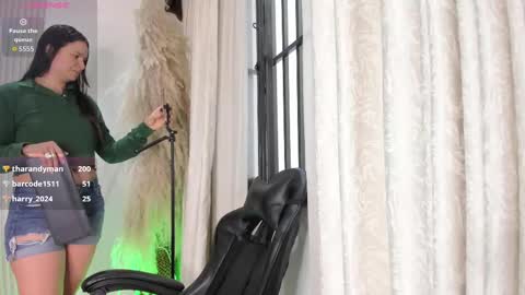 Snapshot of bridgetrodriguez chatting on September 17, 2025, 11:34 am    online show from September 17, 2025, 11:34 am