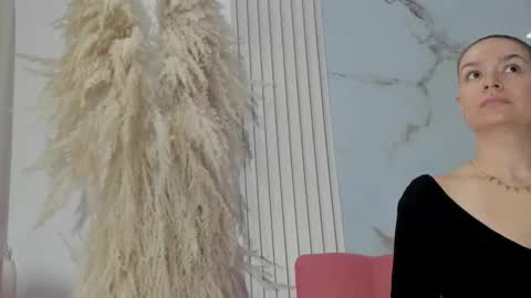 Snapshot of bridgetrodriguez chatting on October 5, 2025, 12:25 pm    online show from October 5, 2025, 12:25 pm