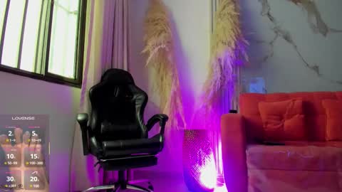 Snapshot of bridgetrodriguez chatting on October 17, 2025, 12:41 pm    online show from October 17, 2025, 12:41 pm