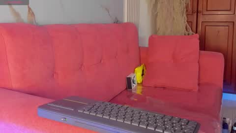 Snapshot of bridgetrodriguez chatting on October 24, 2025, 12:34 pm    online show from October 24, 2025, 12:34 pm