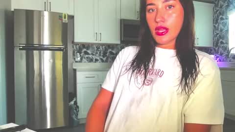 Snapshot of brielebabyy chatting on September 30, 2025, 2:11 pm BABY B online show from September 30, 2025, 2:11 pm