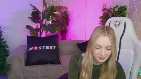 Diamonds Girls online show from January 7, 2025, 3:54 pm