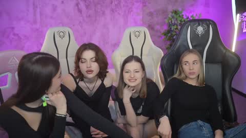 Diamonds Girls online show from January 17, 2025, 3:32 pm