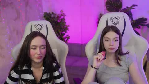 Diamonds Girls online show from January 31, 2025, 9:05 pm