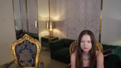 Snapshot of bright_diamonds_054 chatting on October 8, 2025, 7:55 pm Diamonds Girls online show from October 8, 2025, 7:55 pm