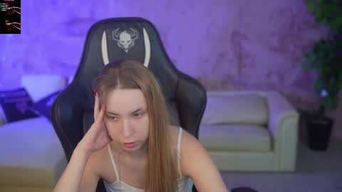 Snapshot of bright_diamonds_054 chatting on October 20, 2025, 11:16 pm Diamonds Girls online show from October 20, 2025, 11:16 pm