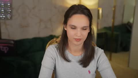 Snapshot of bright_diamonds_054 chatting on October 28, 2025, 8:33 pm Diamonds Girls online show from October 28, 2025, 8:33 pm