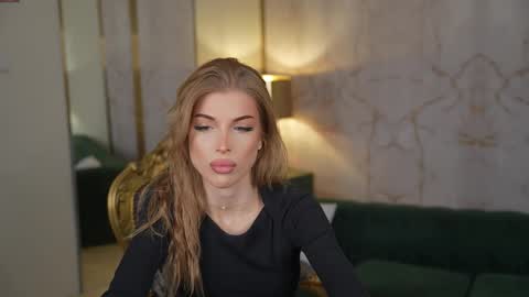 Snapshot of bright_diamonds_054 chatting on November 5, 2025, 8:58 am Diamonds Girls online show from November 5, 2025, 8:58 am