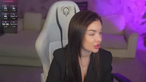 Snapshot of bright_diamonds_054 chatting on November 17, 2025, 11:49 am Diamonds Girls online show from November 17, 2025, 11:49 am