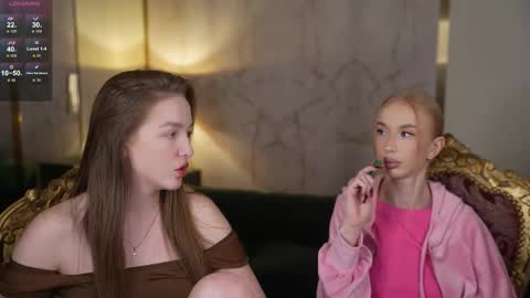 Snapshot of bright_diamonds_054 chatting on November 20, 2025, 12:11 am Diamonds Girls online show from November 20, 2025, 12:11 am