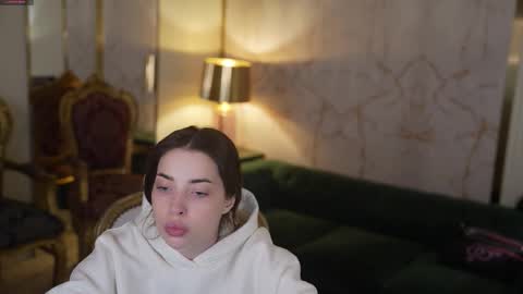 Snapshot of bright_diamonds_054 chatting on December 1, 2025, 7:57 am Diamonds Girls online show from December 1, 2025, 7:57 am